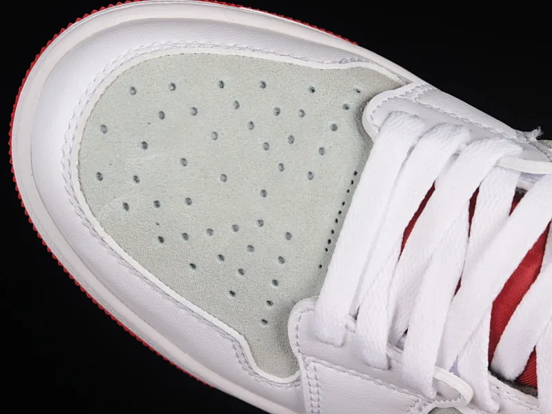 All categories Air Jordan Jordan series basketball shoes Air Jordan 1 High Air Jordan 1 Zoom CMFT AJ1 Joe 1 white and green color matching CT0978-100